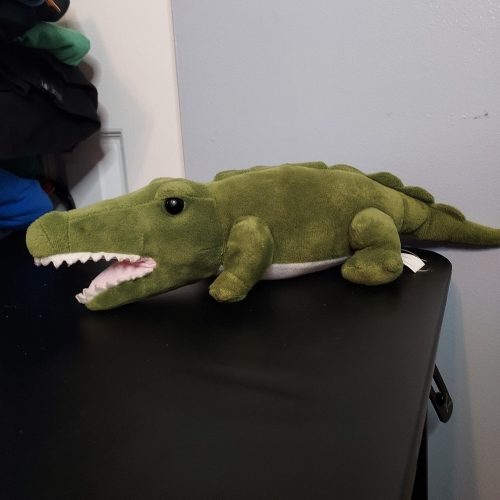 Fun Stuff Small Alligator 15.5in 04/16